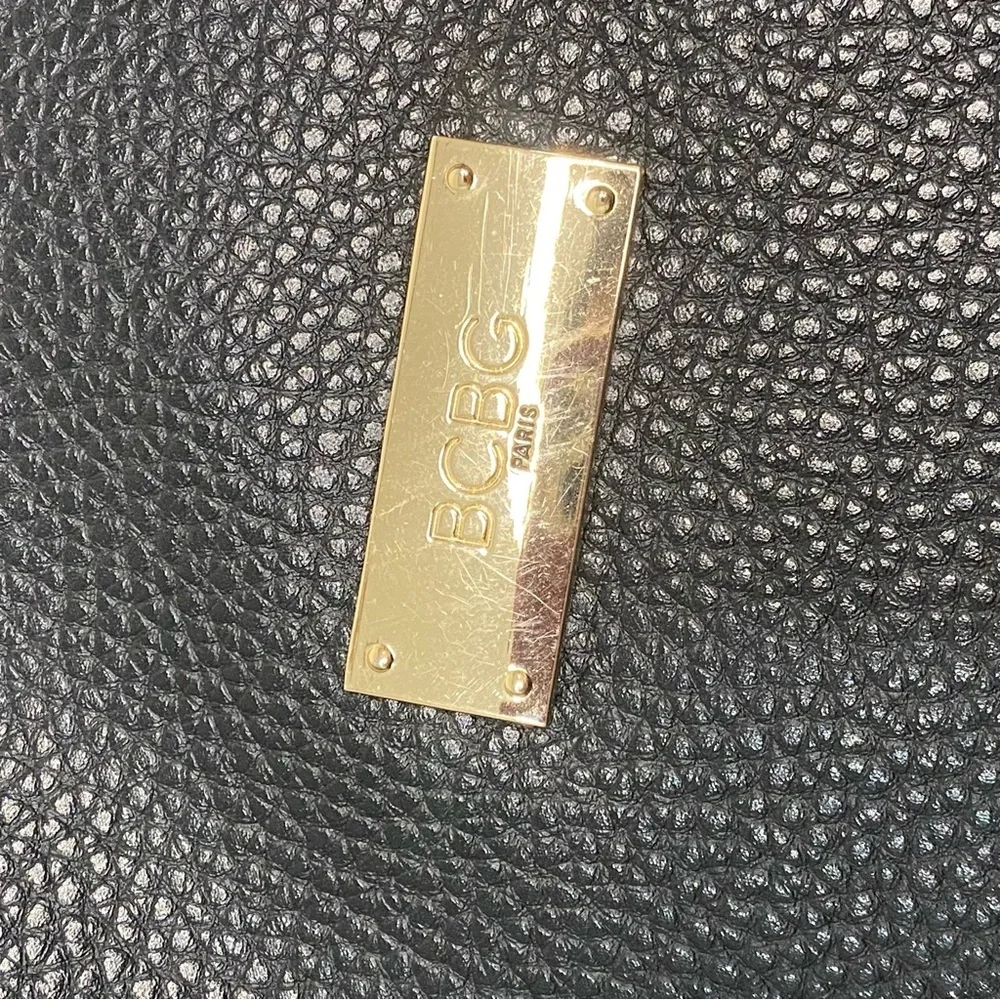 BCBG Paris Shoulder Bag Tote Vegan Pebbled Leather Gold Lock Charm + Extra Bag